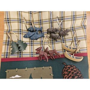 Cabin design shower curtain and hooks